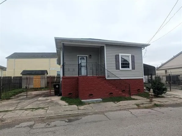 3132 College Ct, New Orleans, LA 70125