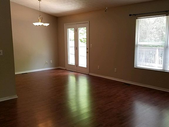 2nd image of 51 Clearbrook Dr