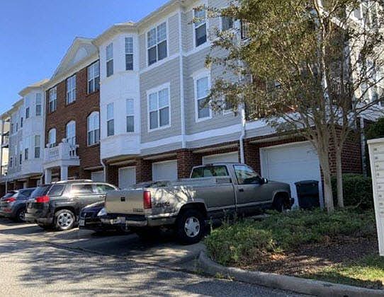 3rd image of 653 Claire Ln