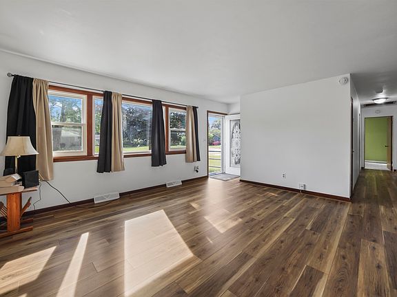 5th image of 2348 Pioneer Dr