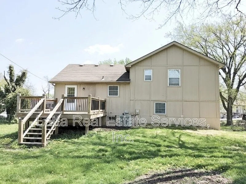Building Photo - 15506 Ann Ave