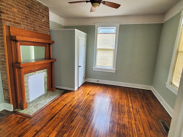 1552 Monroe Ave — Photo 6