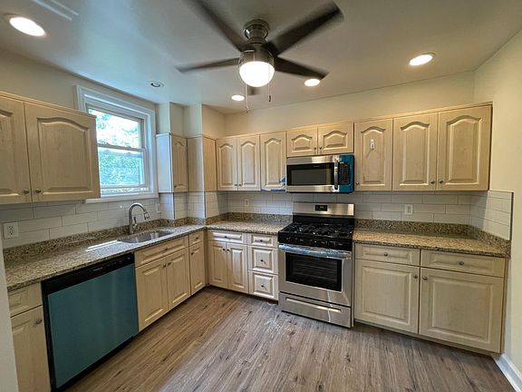 3rd image of 255 Lincoln Pl #1F