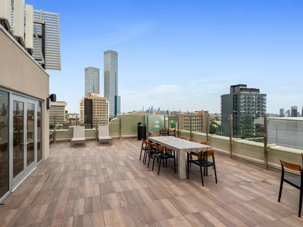 880 Bergen Avenue image 6 of 19