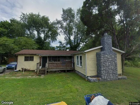 736 Maple St, Auburn, KY 42206