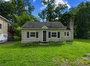 62 S Cherry Rd, Lake Hopatcong, NJ 07849