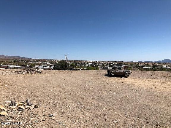 3rd image of 3690 Garnet Cir