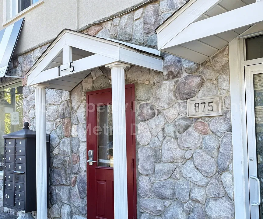 875 Wing St #5