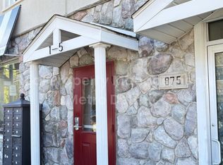 875 Wing St APT 5, Plymouth, MI 48170