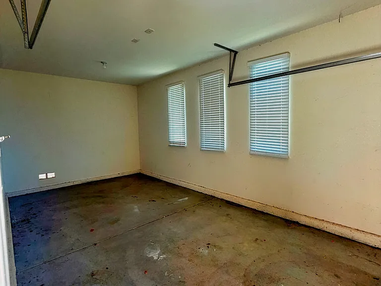 7225 Fern Meadow St — Photo 46