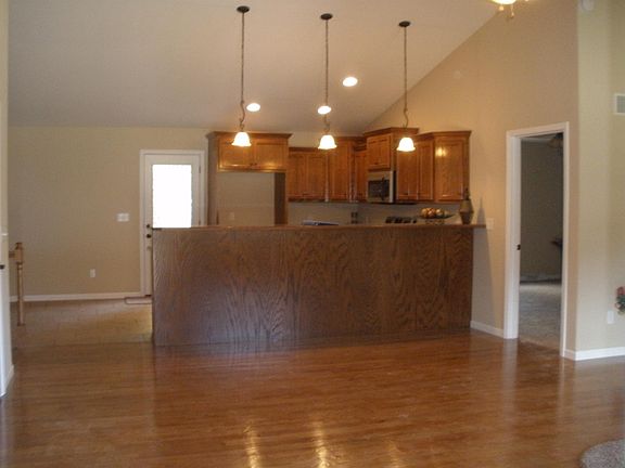 2nd image of 1010 Las Brisas Ct