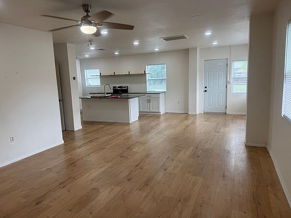 2nd image of 2021 3rd Ave E