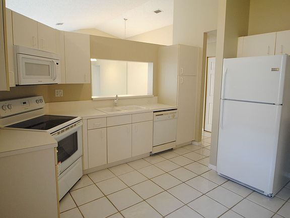 4th image of 16309 NW 18th St