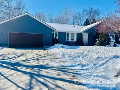 719 Woodridge Dr S, Chaska, MN, 55318
