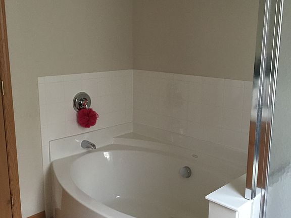 5th image of 5878 Wyndale Dr