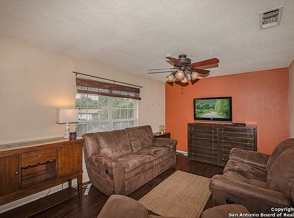 5th image of 407 Scotty Dr