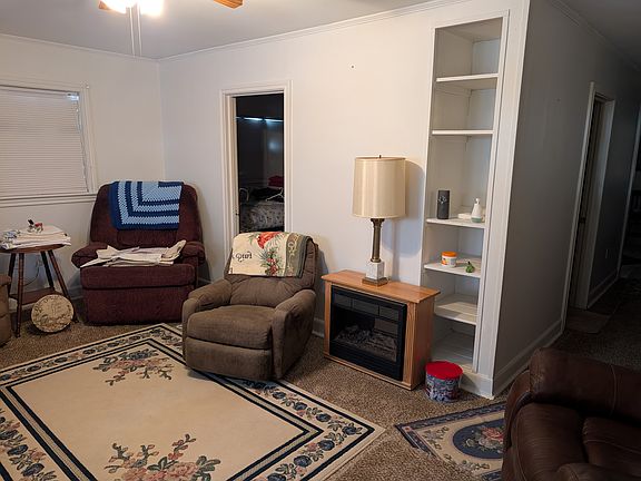 3rd image of 196 East St APT 1