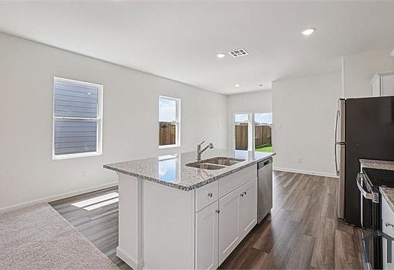 5th image of 6070 Mojave Dr