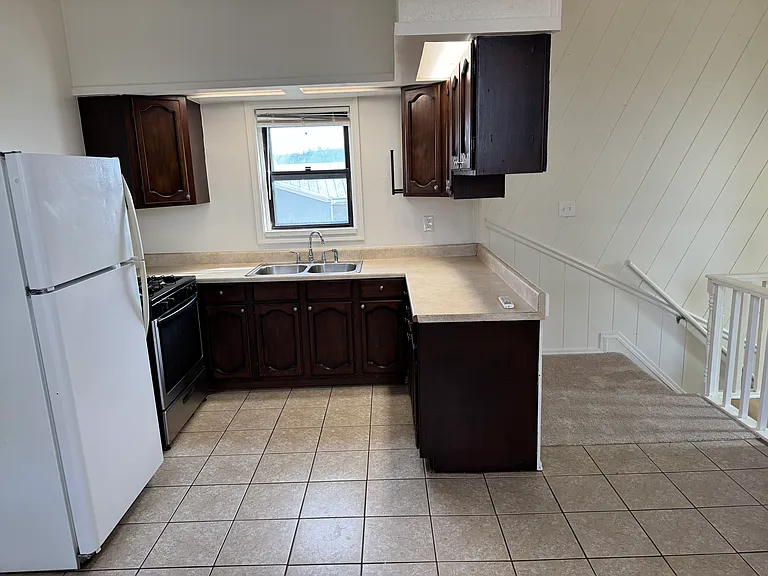 839 Perry St #3 — Photo 4