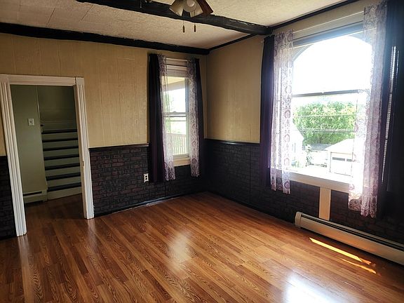 5th image of 250 King St