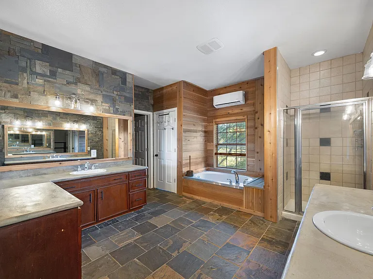 158 Uriah Dr — Photo 22