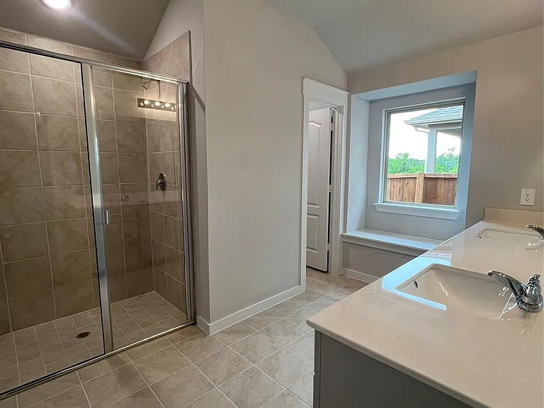 2907 Doggett Dr — Photo 10