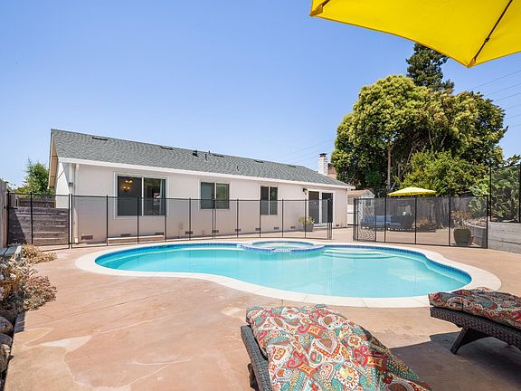 3rd image of 1523 Wimbledon Court