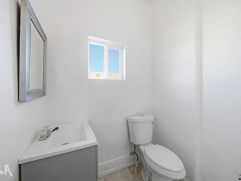 593 S 1st Ave — Photo 18