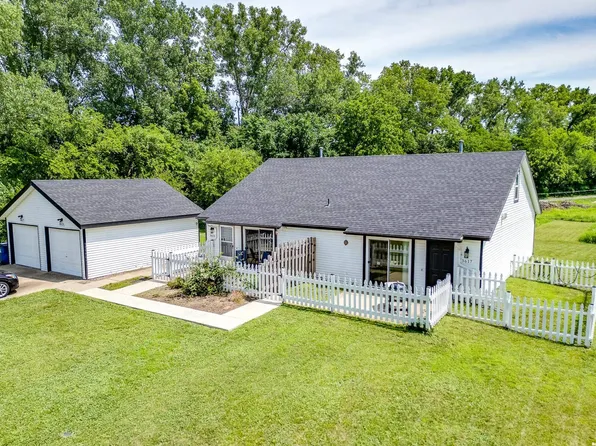 3615-3617 S Brush Creek Dr, Lawrence, KS 66047