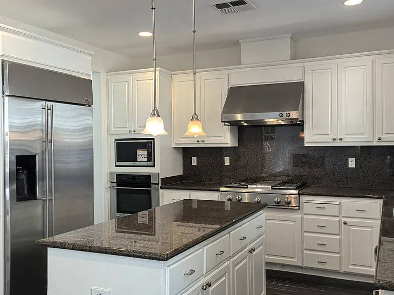 3137 Enfield St — Photo 11