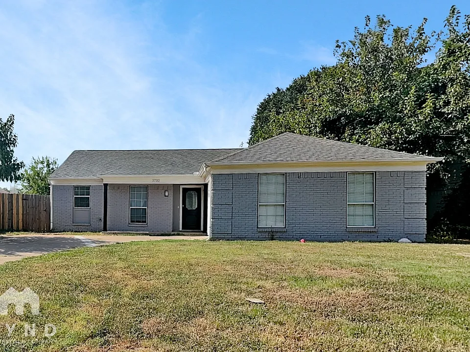 3732 Farm Field Ln