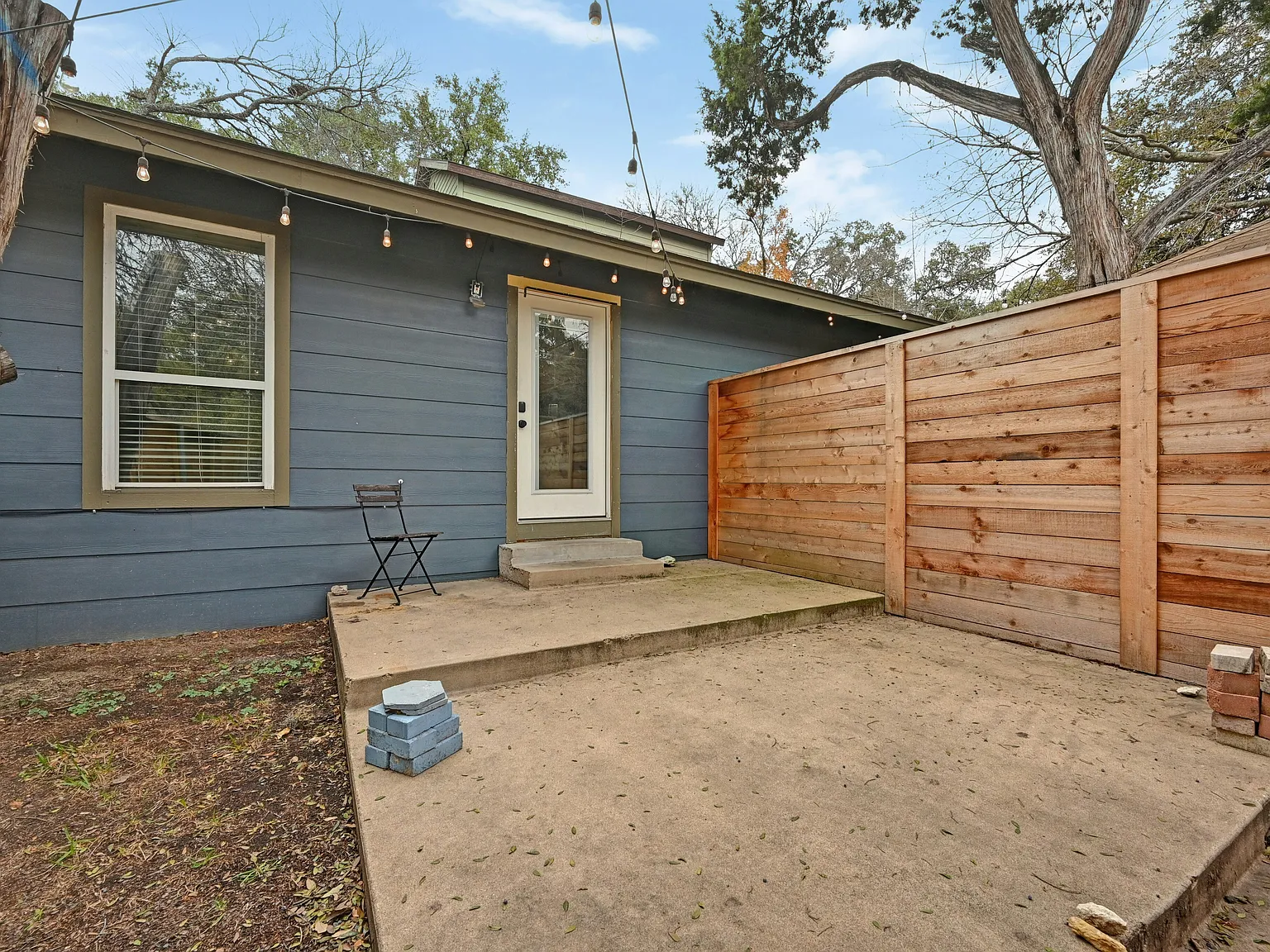 Studio, 400 sqft, $1,300 — Photo 3