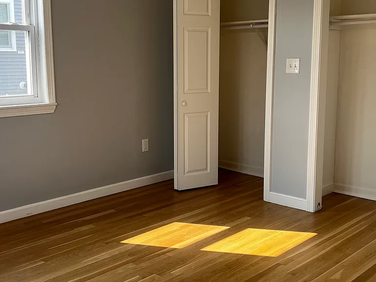 185 Suffolk Ave #2 — Photo 6