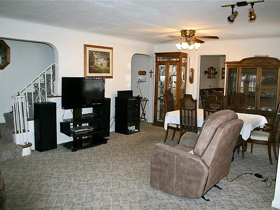3rd image of 10106 Halcyon Dr