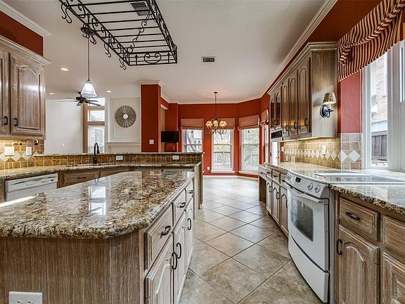 5th image of 3507 Willowbrook Dr