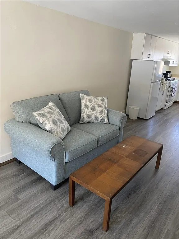 Studio, 1.0 bath, 432 sqft, $1,200 — Photo 4