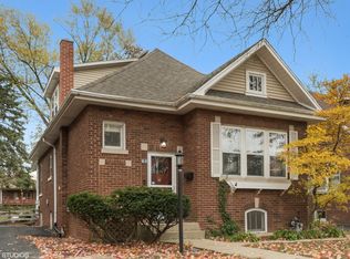 63 S Lombard Ave, Lombard, IL 60148