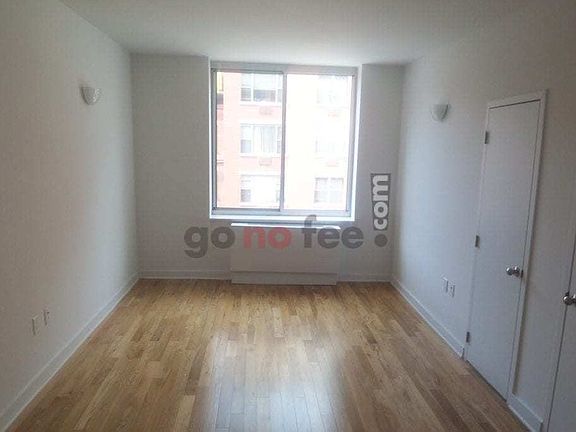 4th image of 454 Manhattan Ave APT 4M