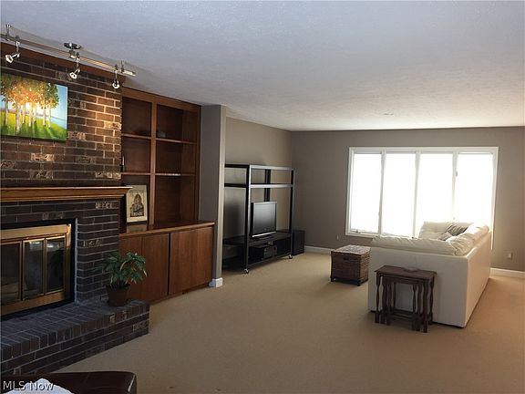 4th image of 11008 Eastwind Ct
