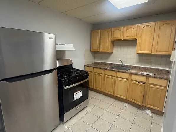 125 6th Ave APT 6, Clifton, NJ 07011