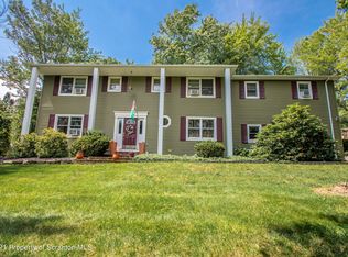 3 White Birch Ln, Dalton, PA 18414