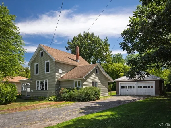 34 Grove St, Adams, NY 13605