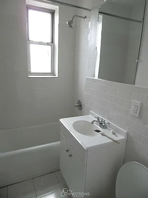 Rented by City Connections Realty | media 8