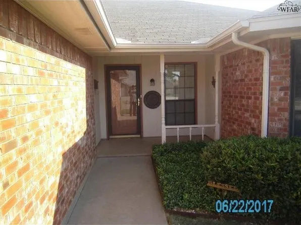 16 Pilot Point Dr, Wichita Falls, TX 76306