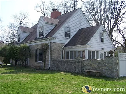 2107 N River Rd photo 1