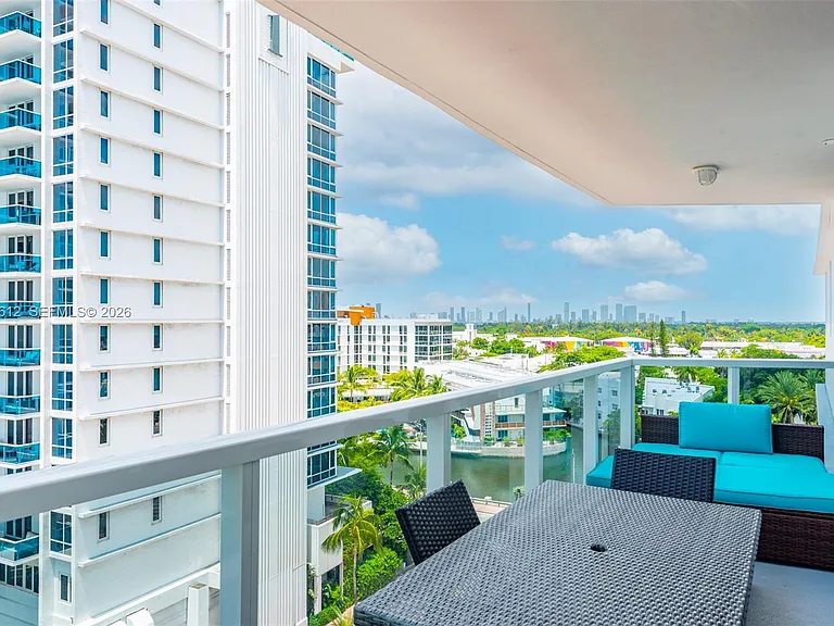 2401 Collins Ave #1007 — Photo 20