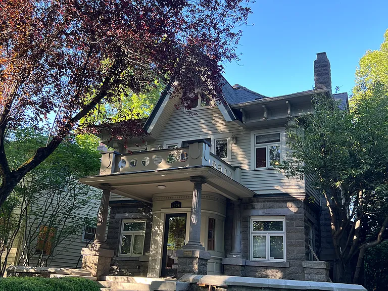 1628 SE Ladd Ave #A — Photo 1