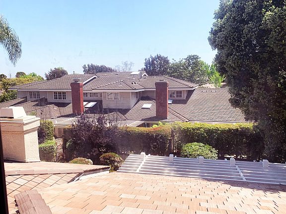 5th image of 9 Laguna Ct