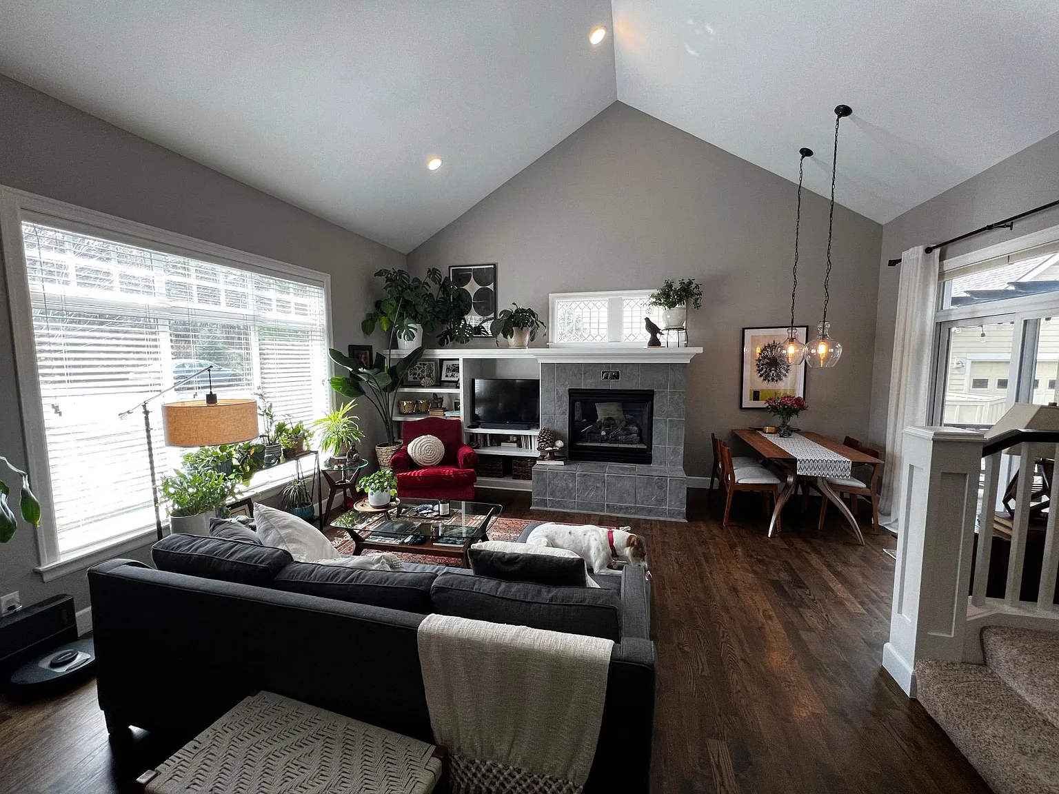 3 bed, 2.5 bath, 2209 sqft, $3,650 — Photo 3
