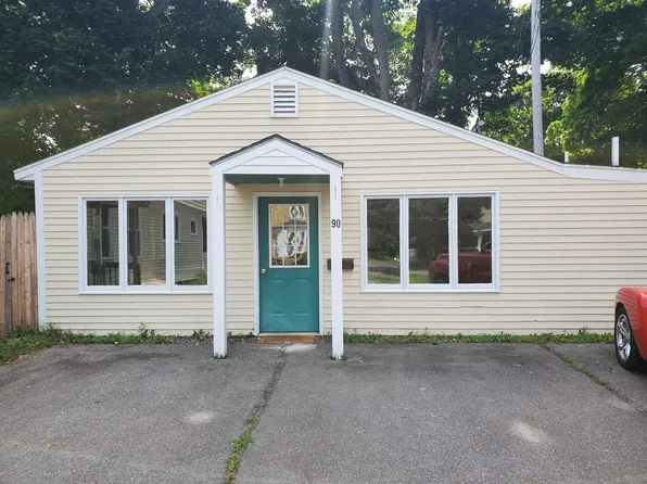90 Germain St, Calais, ME 04619